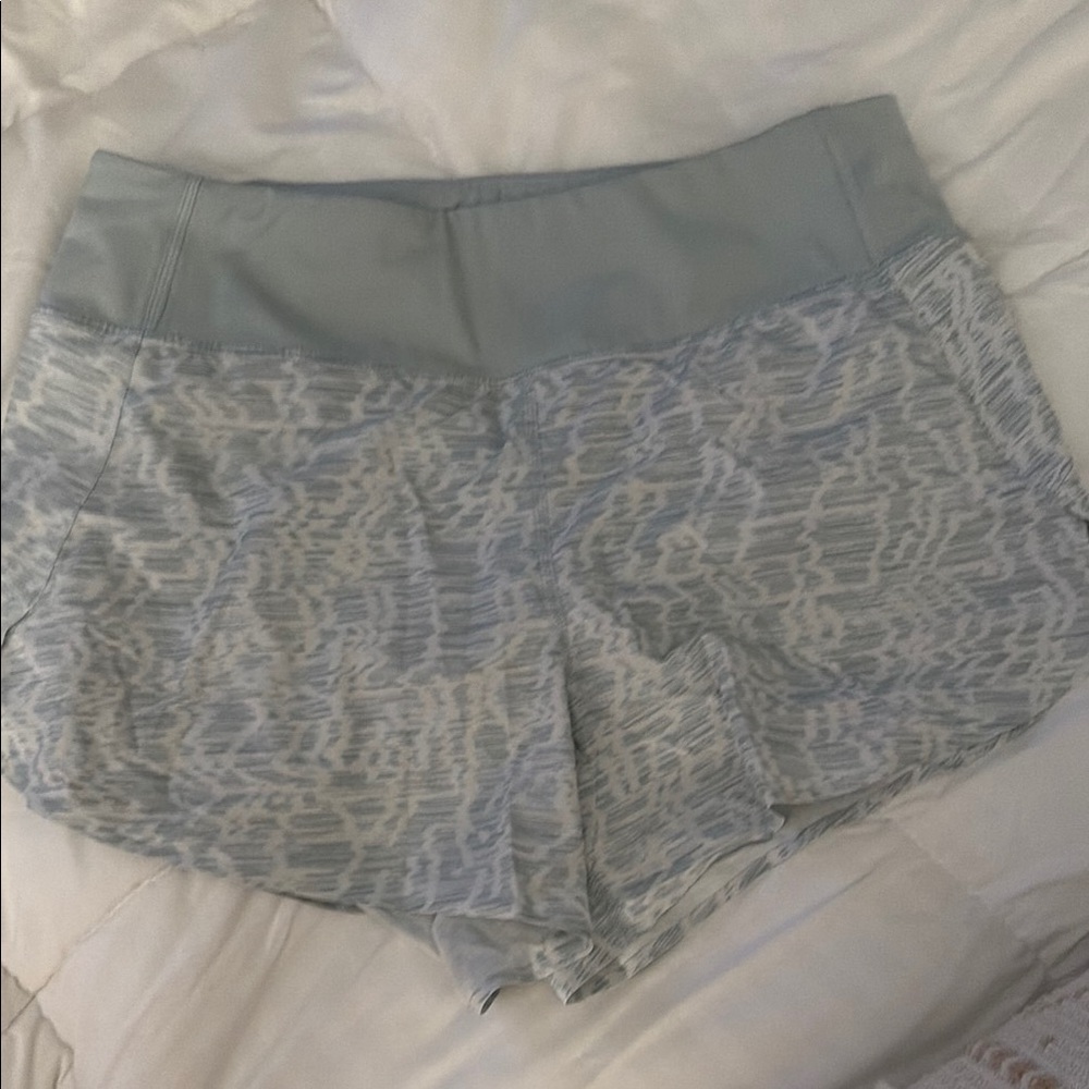 Athleta Printer Run With It 3.5 inch short size small